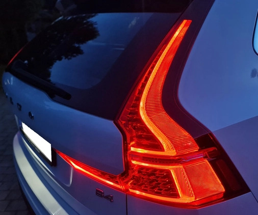 Volvo XC 60 cena 159000 przebieg: 80200, rok produkcji 2020 z Myszków małe 742